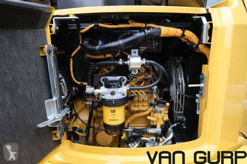 Багер Caterpillar .7 CR | 2023 | 298h | Airco |