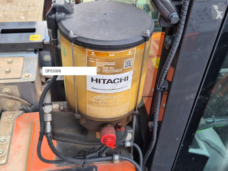 Багер Hitachi