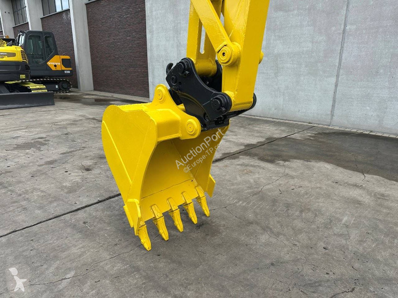 Escavadora Neuson 6003
