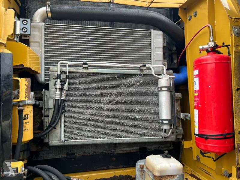 Escavatore Caterpillar L - 323 DL -