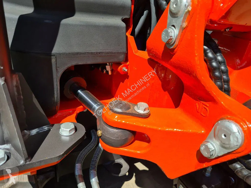 Graafmachine Kubota powered by. XN 12-8