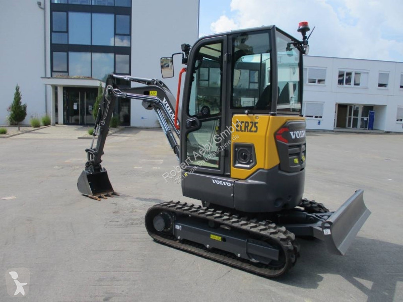 Lopatový nakládač Volvo ECR D Electric