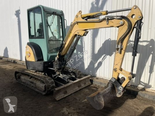 Escavatore Yanmar vio25-4 cabine
