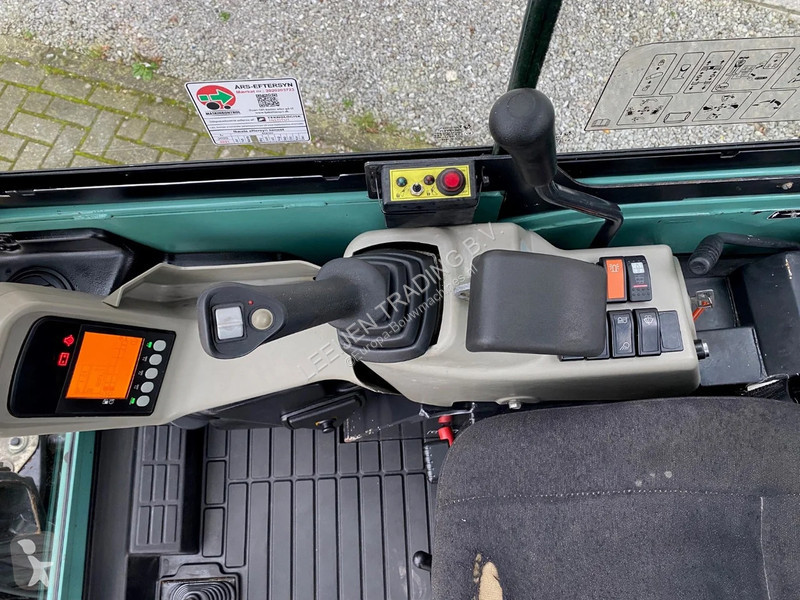 Escavadora Yanmar SV22 mini excavator, central...