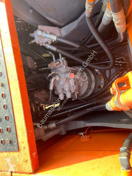 Excavadora Hitachi 210-3 mit Kesla 25 RH