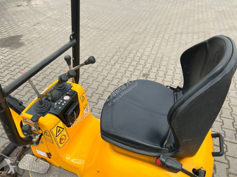 Lopatový nakládač JCB