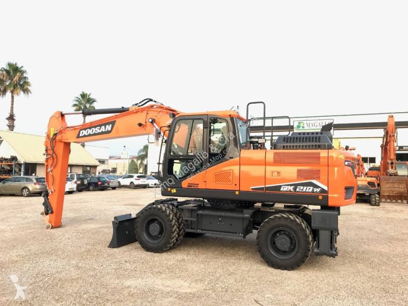 Escavadora Doosan DX210W-7