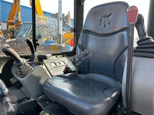 Escavadora Bobcat e50
