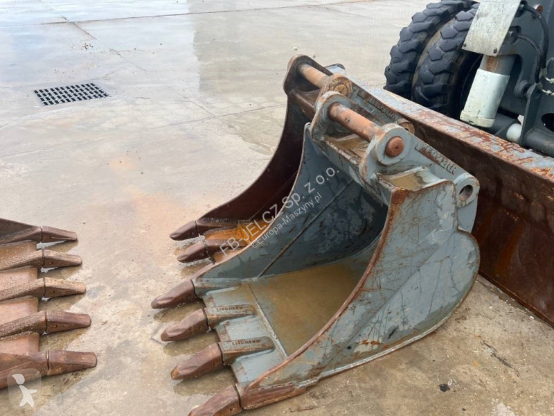 Escavadora Liebherr compact
