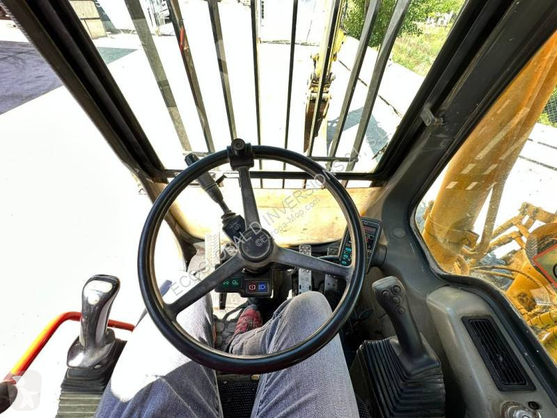 جرافة Komatsu 6K