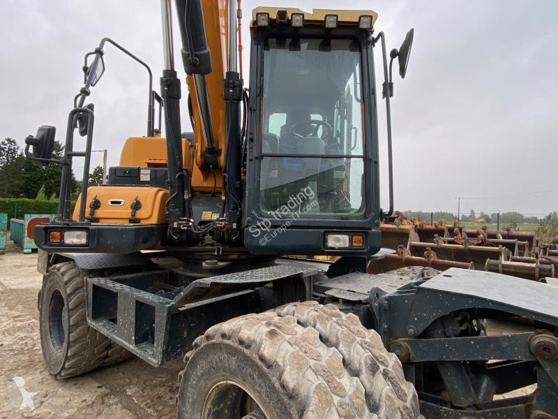 جرافة Hyundai HW 140