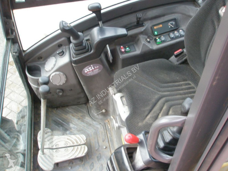 Lopatový nakládač Volvo ECR25D