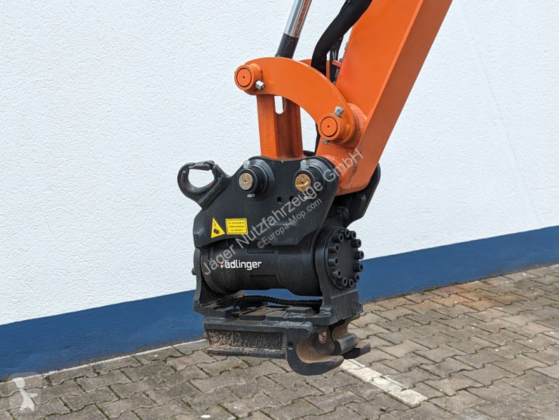 Excavator Hitachi ZX17 -- Netto:...