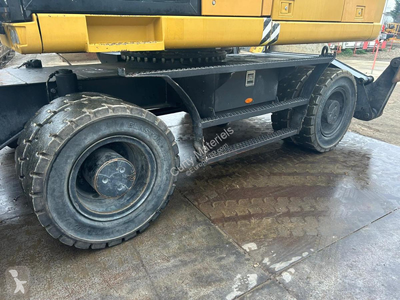 Excavator Caterpillar  MH3022