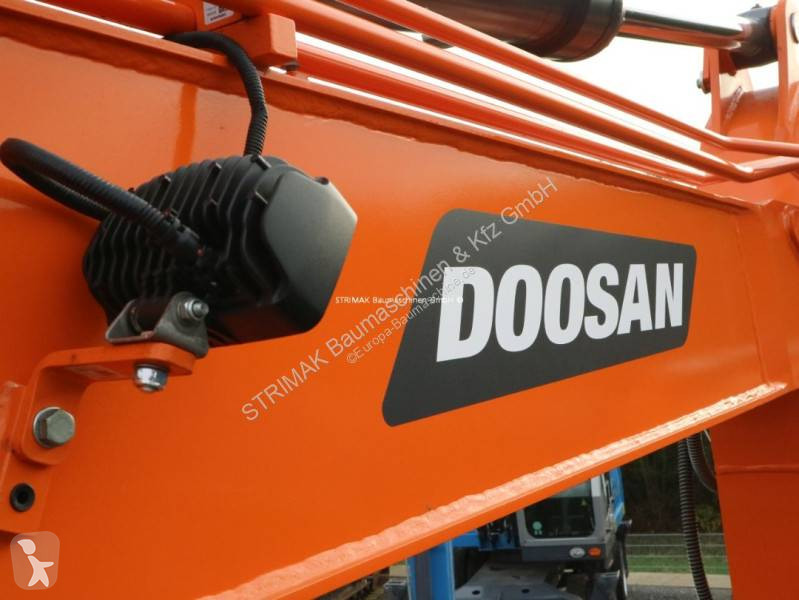 جرافة Doosan DX 140 LC-7