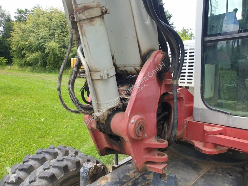 Escavadora Takeuchi