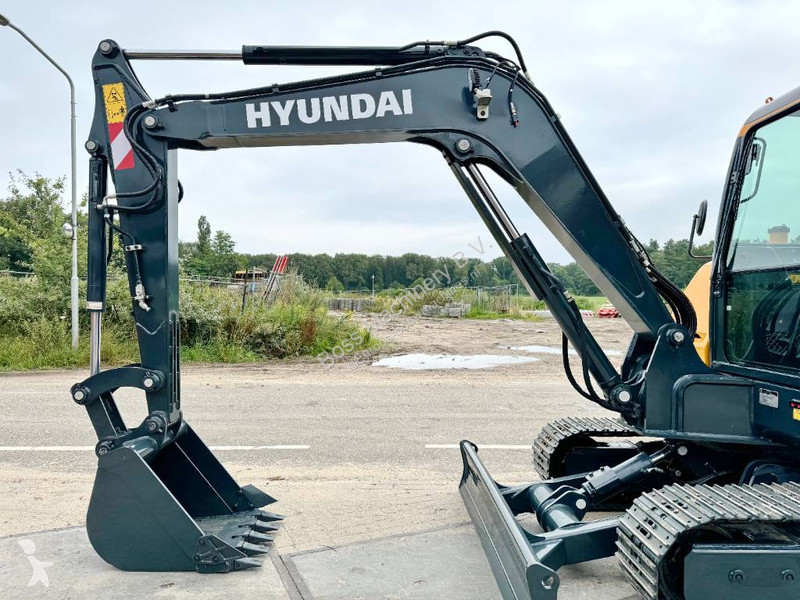 Skovl Hyundai HX60 - New / Unused / 2024 Model