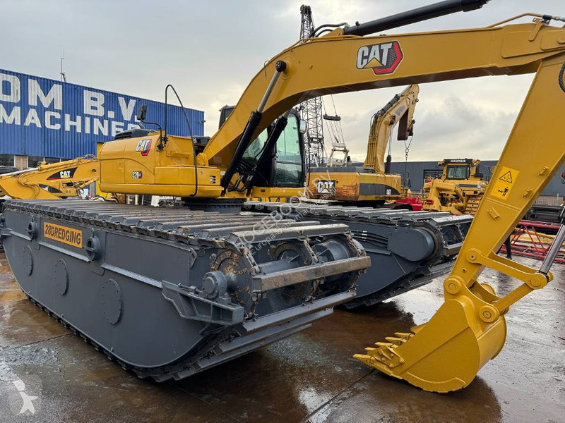 Excavator Caterpillar swampbuggy amphibious...