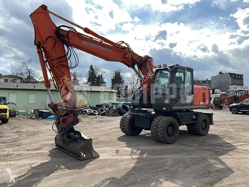 Escavadora Hitachi 170W-3