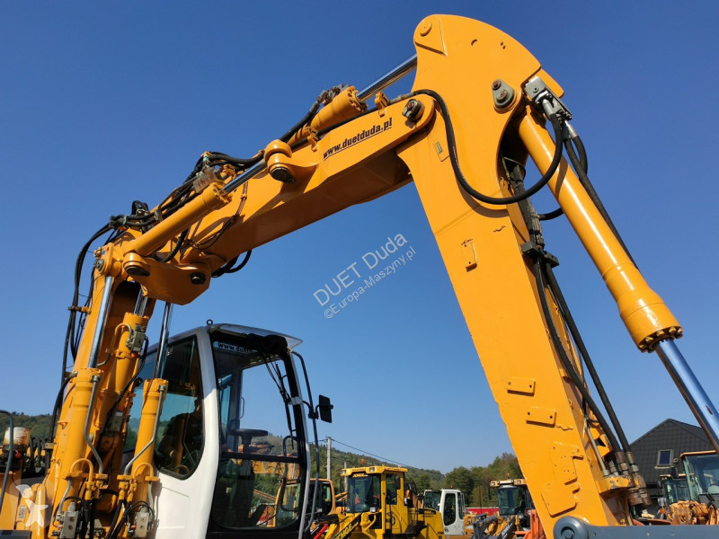 Excavator Liebherr Maszyna po Pełnym...