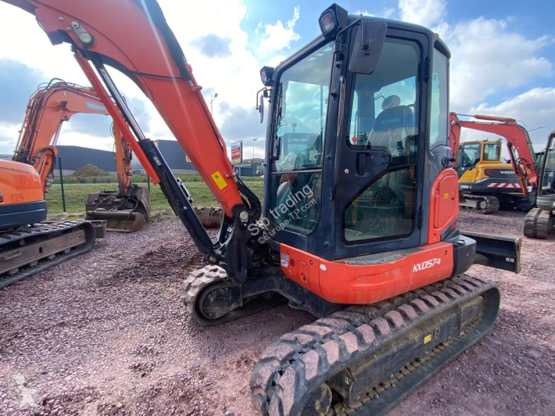 Escavatore Kubota 057-4