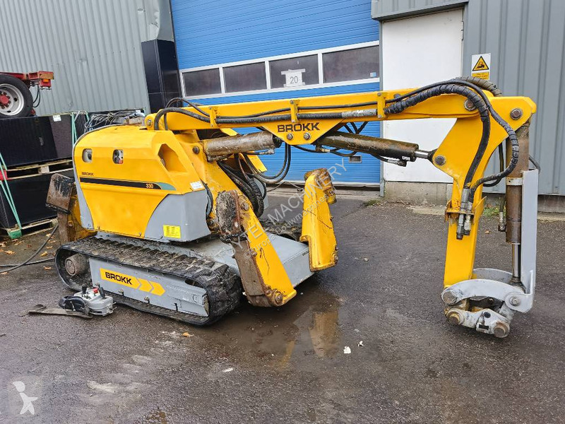 Skovl Brokk 330 remote demolition robot sloop...