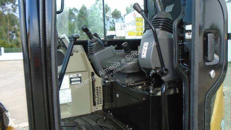 Escavadora Caterpillar
