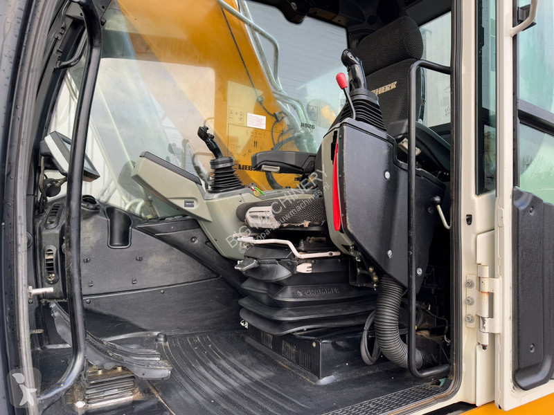 Excavadora Liebherr R926 LC