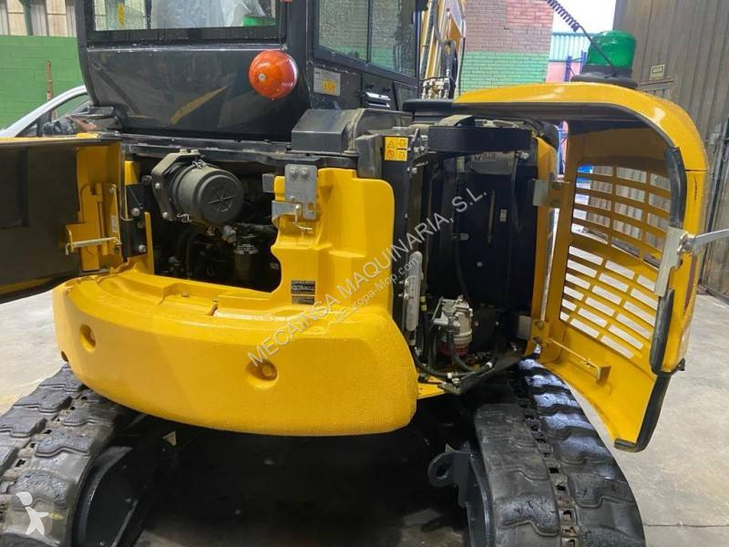 جرافة Komatsu PC55MR-5
