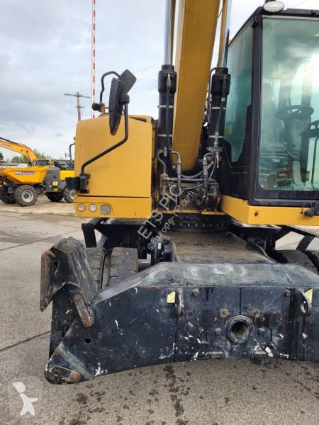 Escavatore Caterpillar MH3022
