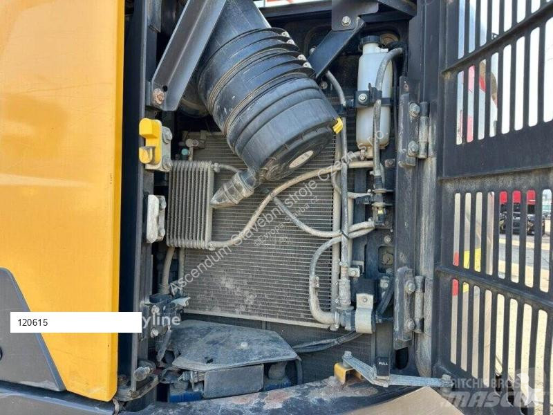 Escavadora Volvo ECR145EL