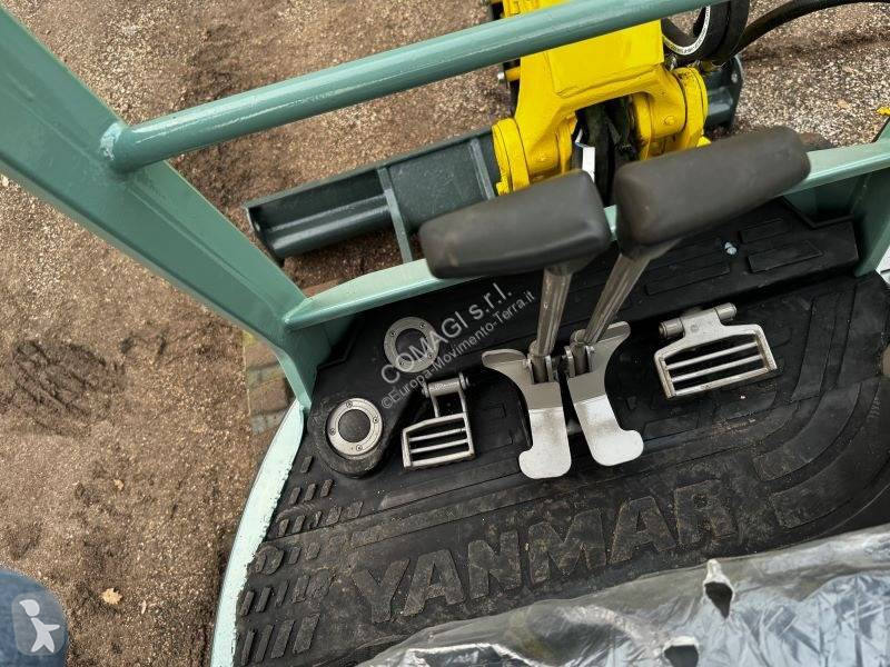 Escavatore Yanmar VIO25-4