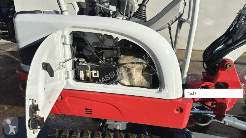 Escavatore Takeuchi TB225