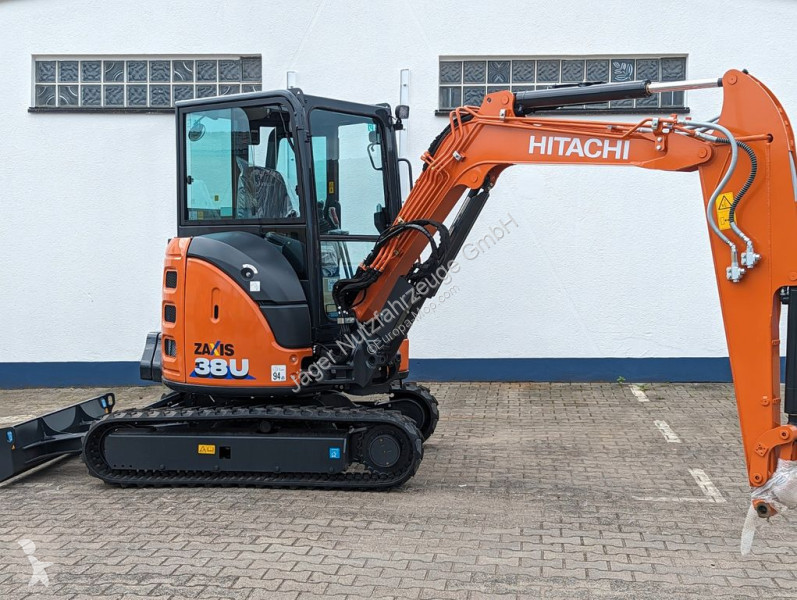 Escavadora Hitachi ZX38 -- Netto:...