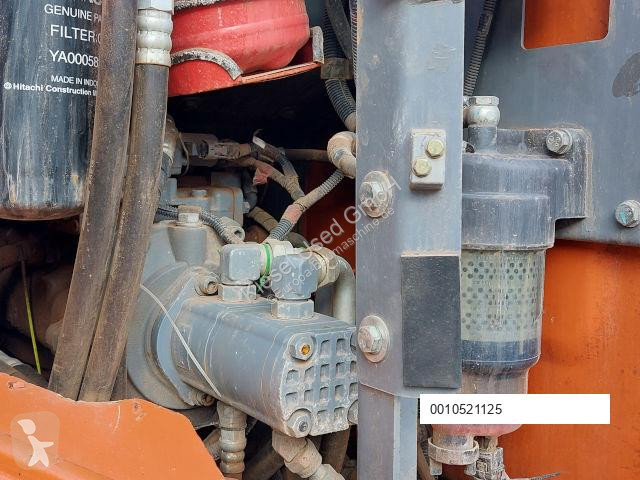 Escavadora Hitachi -6