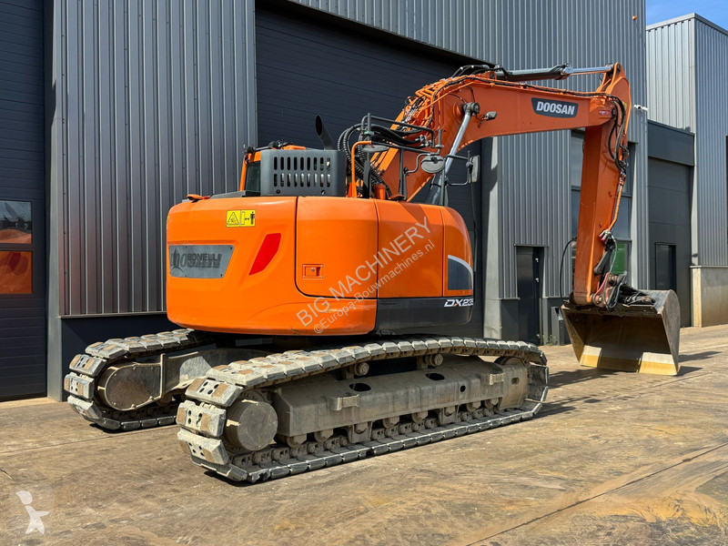جرافة Doosan -5 - 680 hours