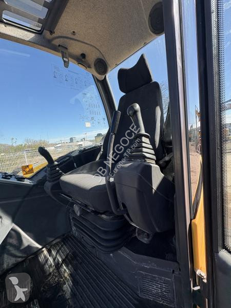 Excavator Mecalac