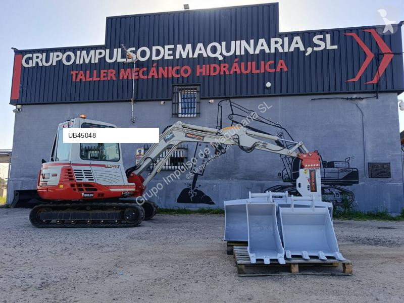 Escavadora Takeuchi