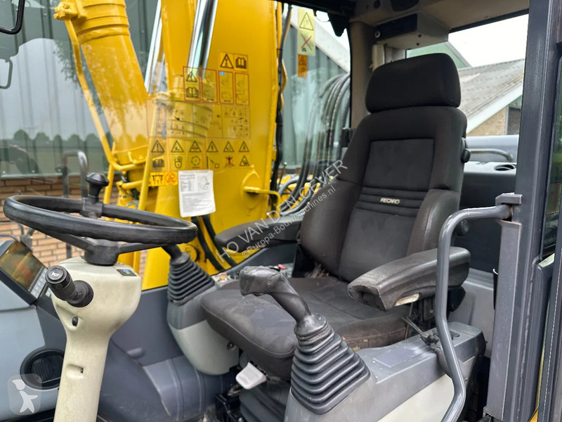 Escavadora Komatsu