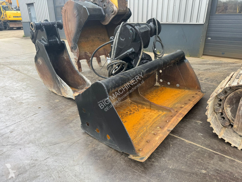 Excavator Caterpillar 325F LCR - 3 buckets