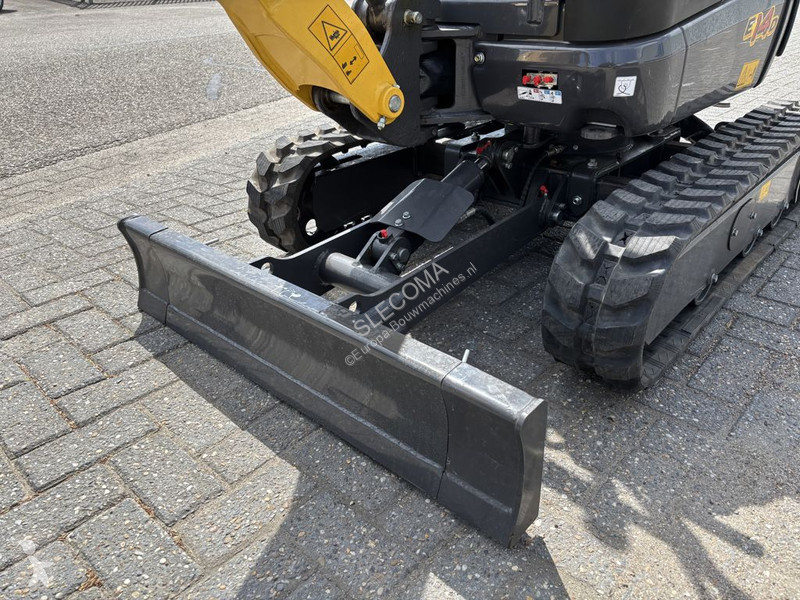 Escavadora New Holland E14D Minigraver