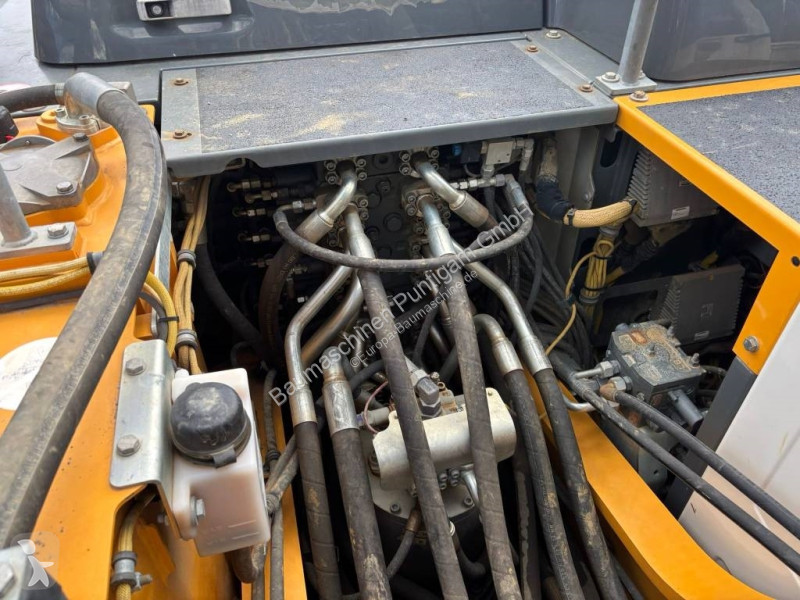 Escavadora Liebherr