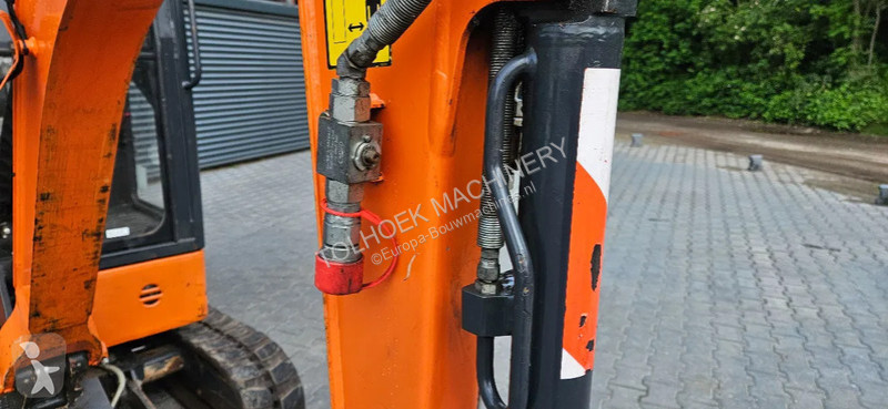 Excavator Hitachi ZX19-5