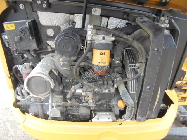 Lopatový nakládač Caterpillar 302.7D CR