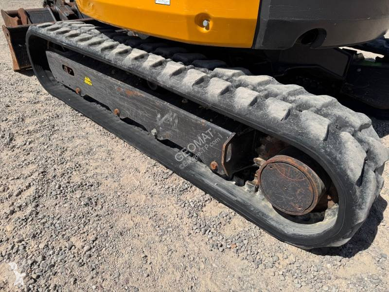 Escavadora Kato HD33V5