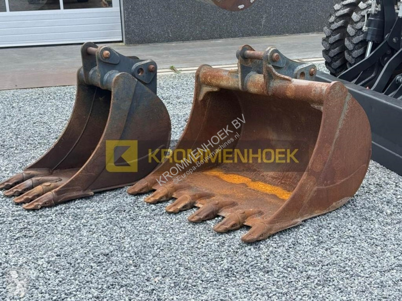 جرافة Komatsu PW 118 MR-11