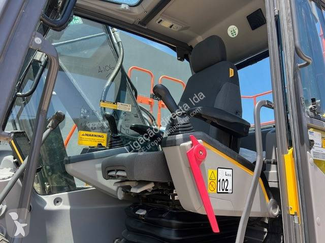 Escavadora Volvo EC200EL