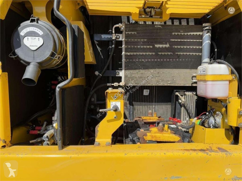 Excavator Komatsu LC-8
