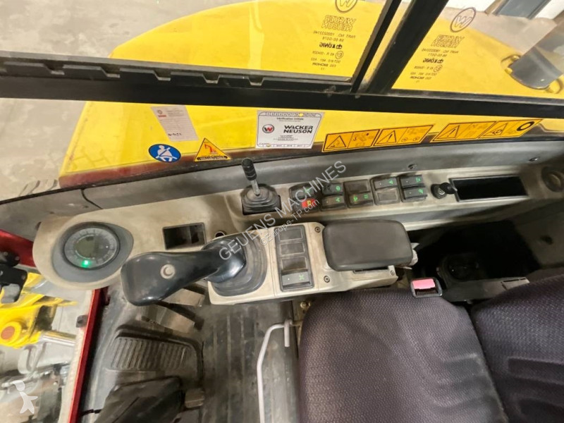 Escavadora Neuson 6503 WD