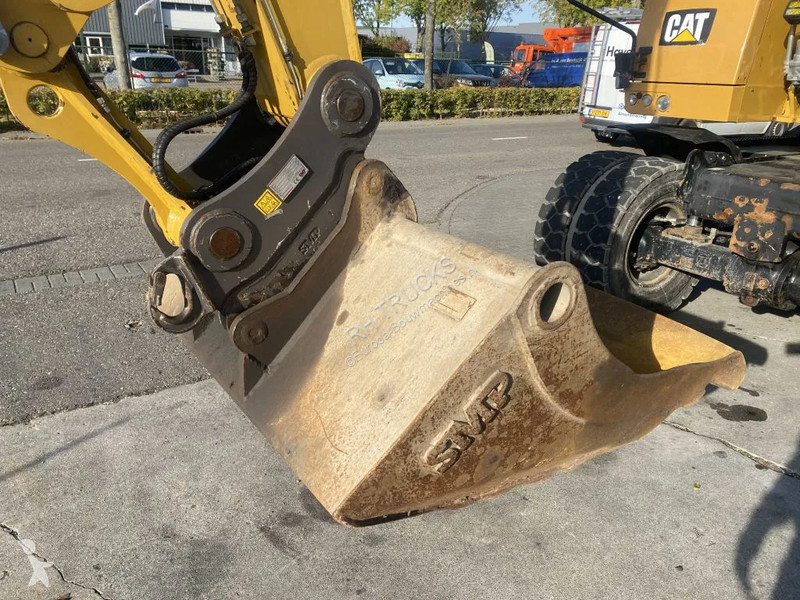Excavator Caterpillar F